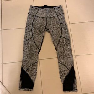 LuluLemon Black & White 7/8 Leggings